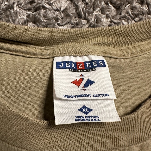 Vintage Graphic Shirt - Picture 3 of 3